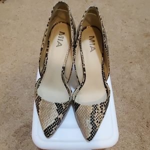 snakeskin pumps
